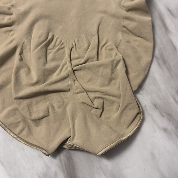 SKIMS Shapewear in Nude 2XL - Picture 6 of 6